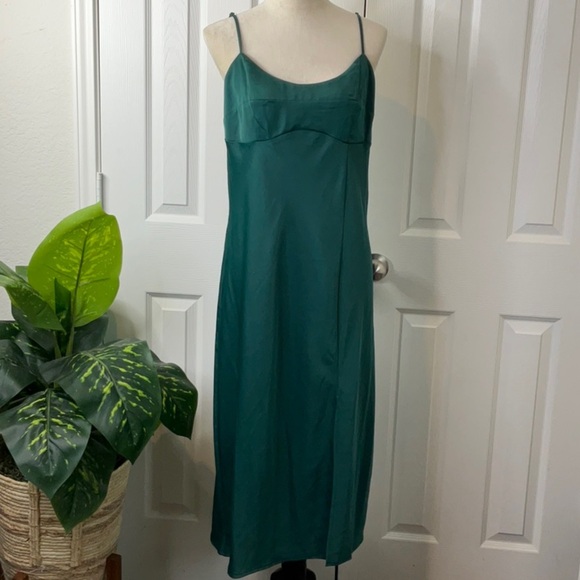 A New Day - Emerald Green Satin-like Dress Size M - Picture 3 of 14